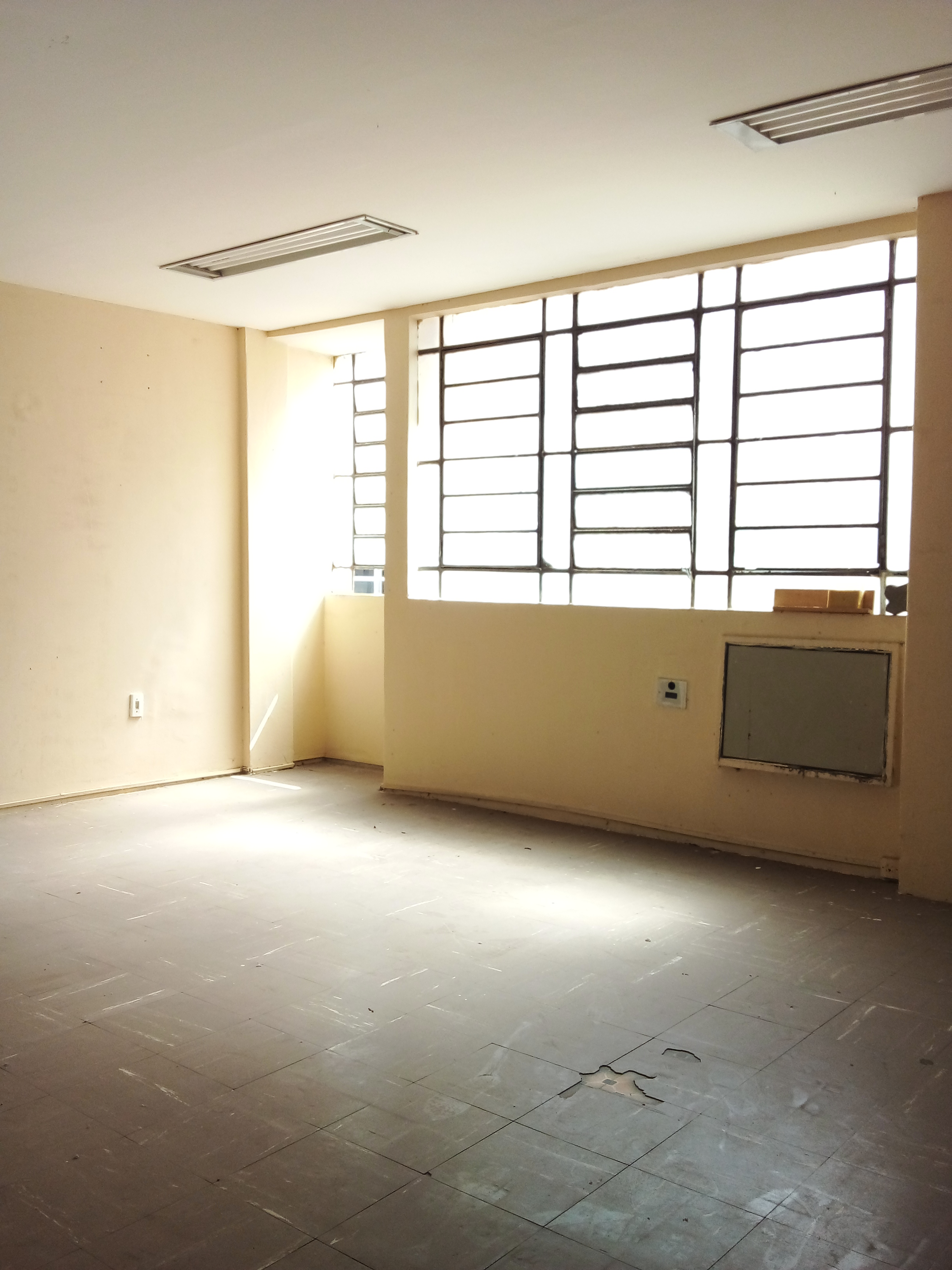 SALA ( &Acirc;NGULO II )