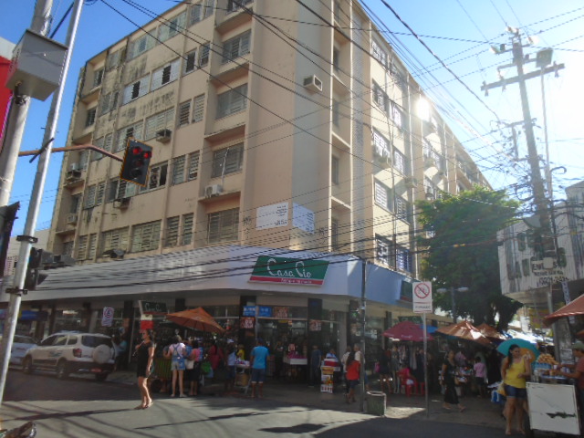 FACHADA EXTERNA OUTRO ANGULO