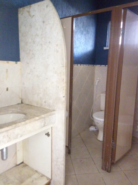 PRIMEIRO WC HALL