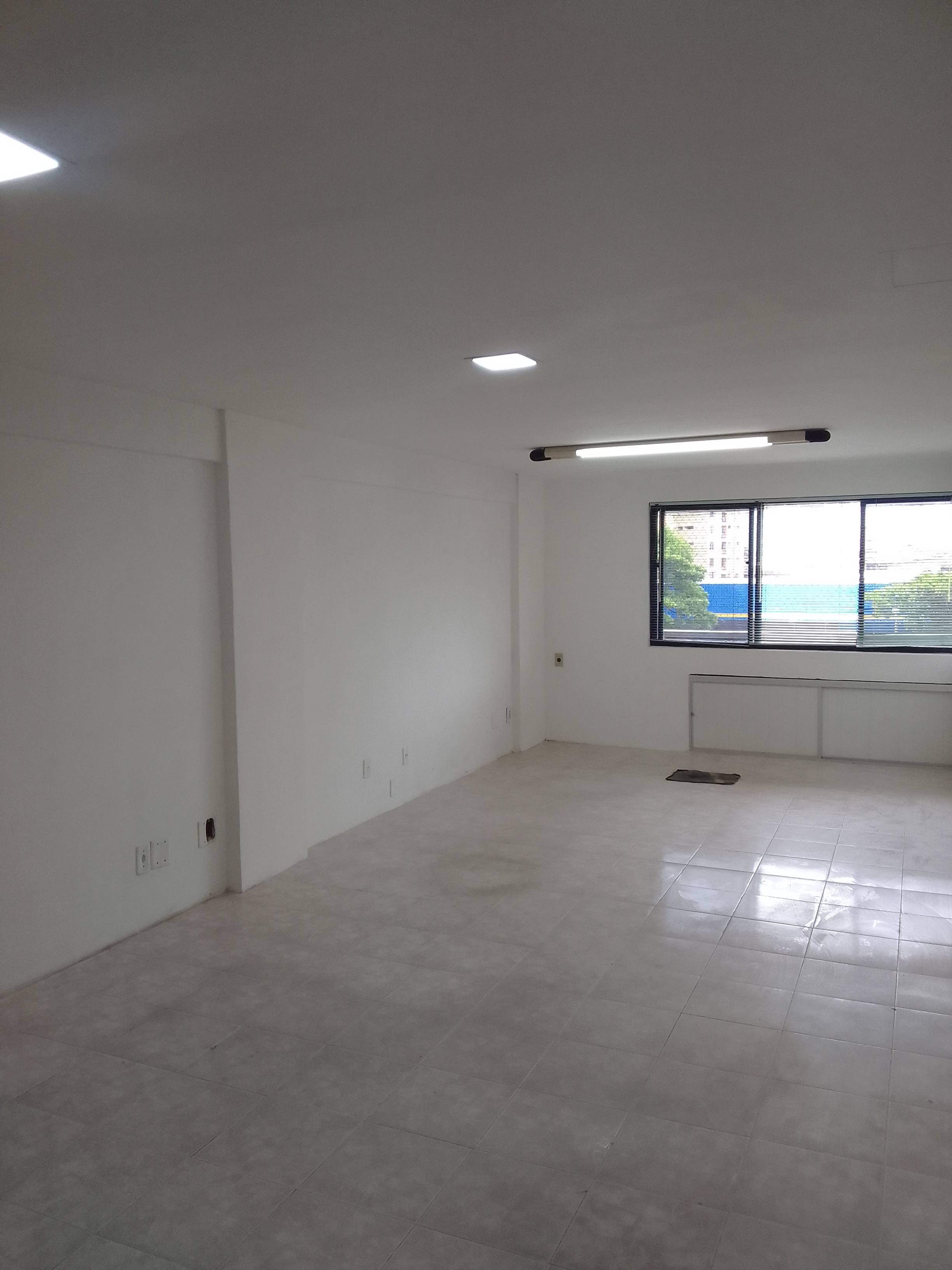 SALA ( &Acirc;NGULO II )