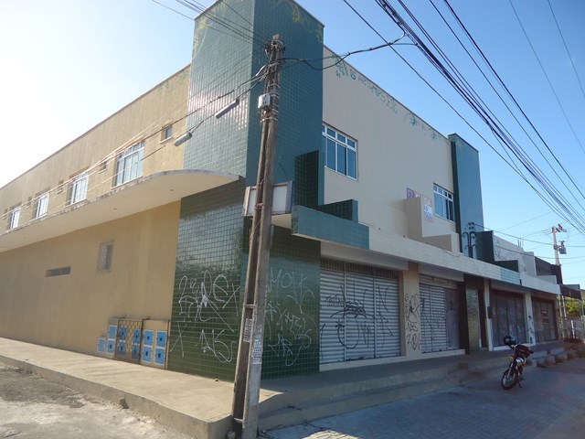 FACHADA ( ANGULO II )