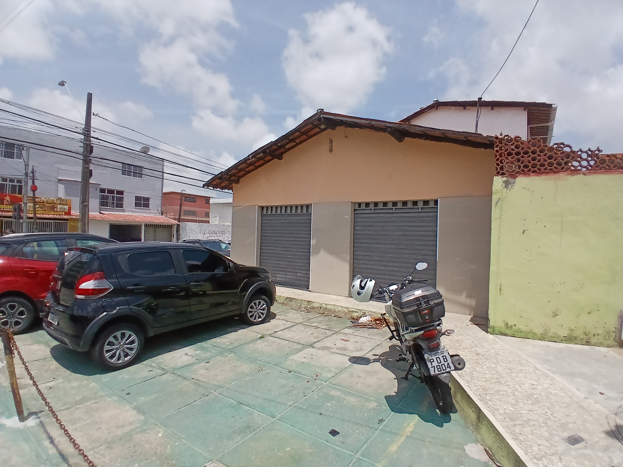 FACHADA &Acirc;NGULO 02