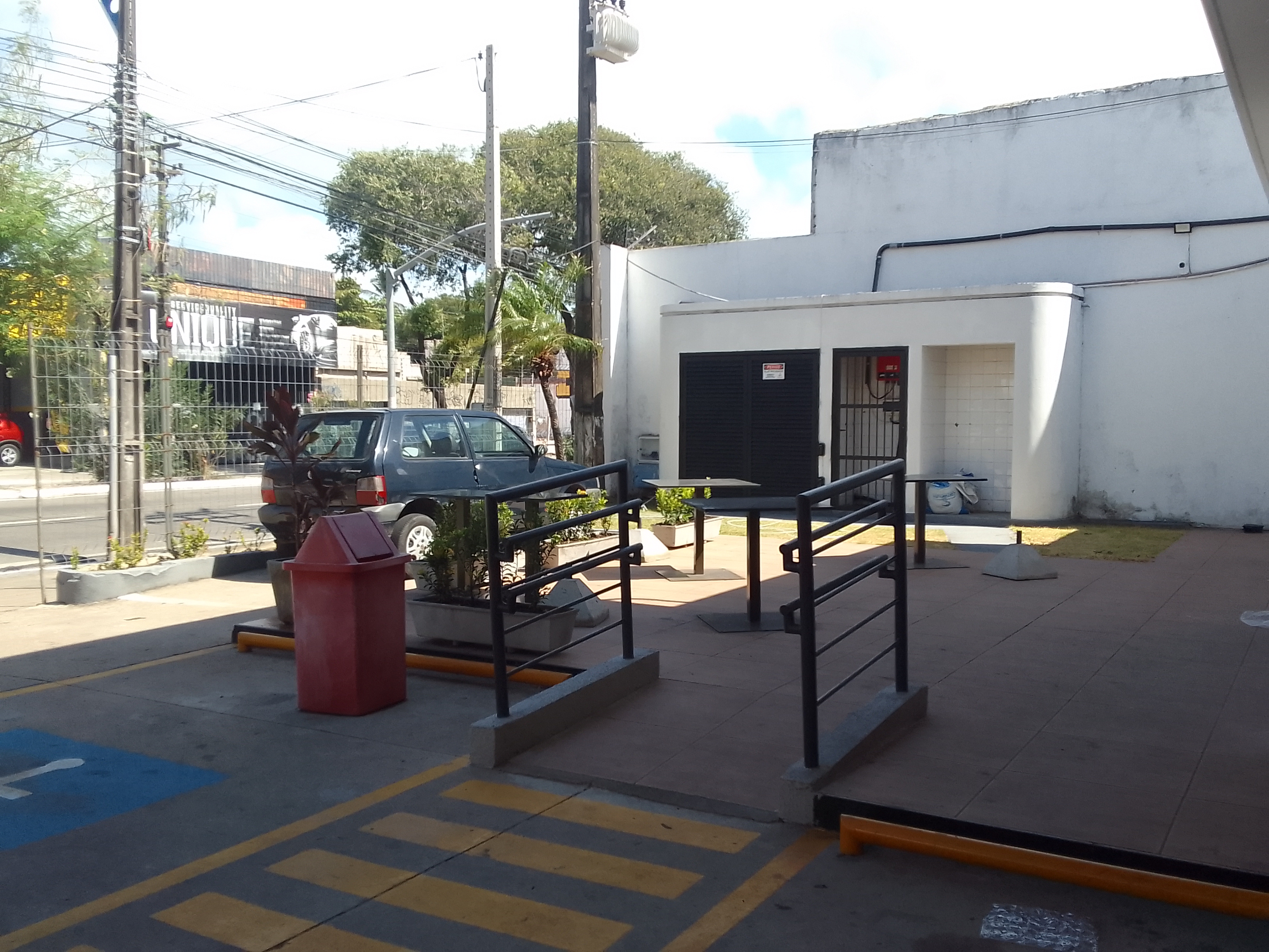 &Aacute;REA LATERAL LOJA