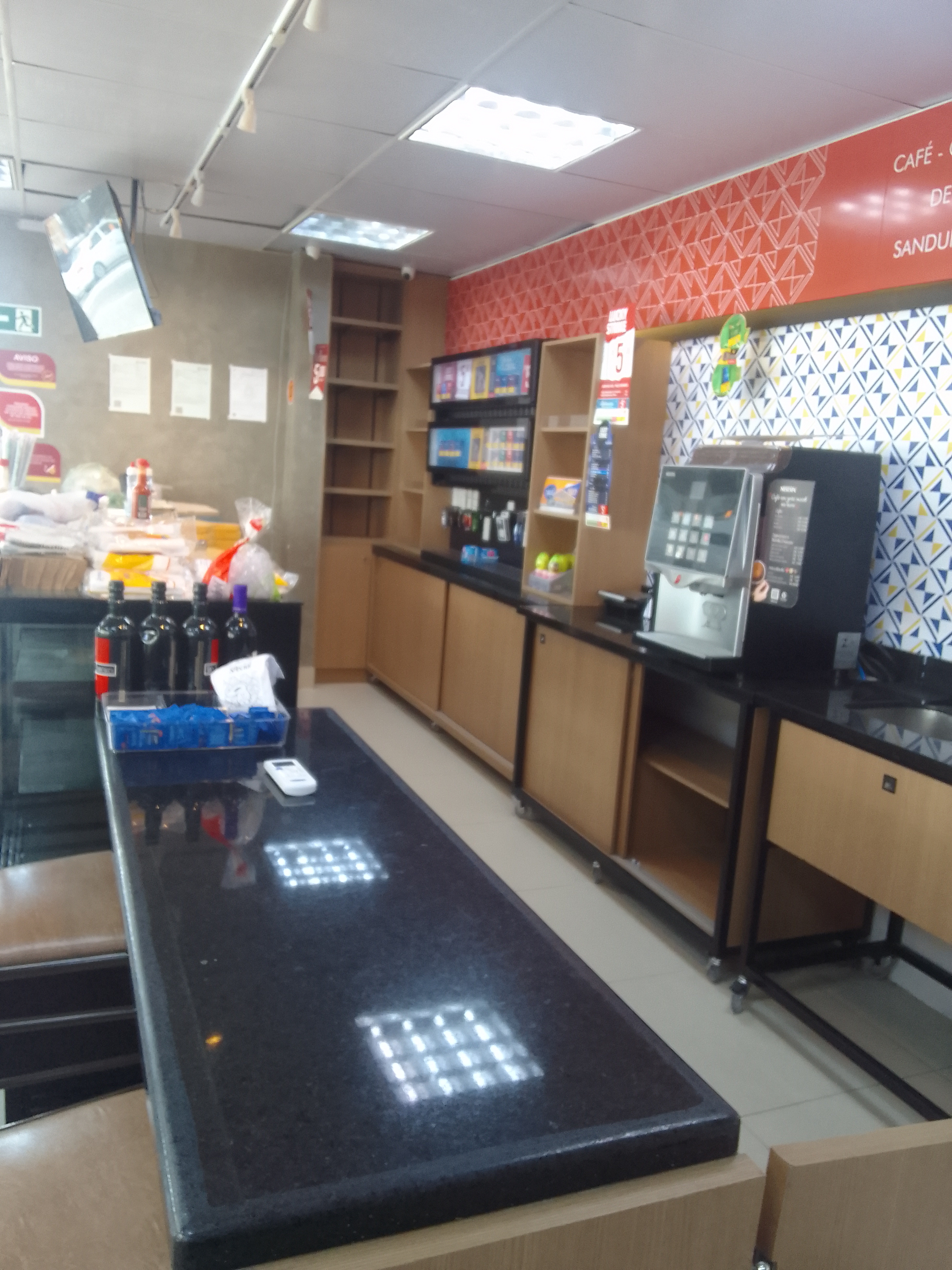 LOJA ( &Acirc;NGULO VI )