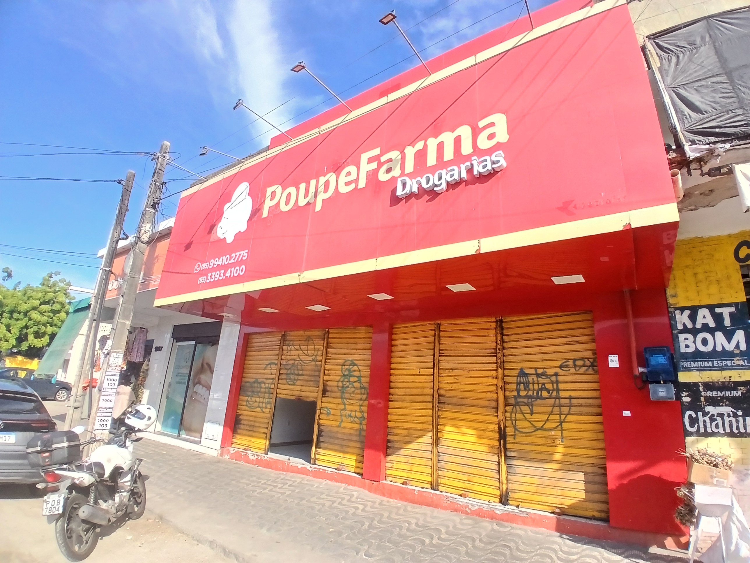 FACHADA &Acirc;NGULO 2