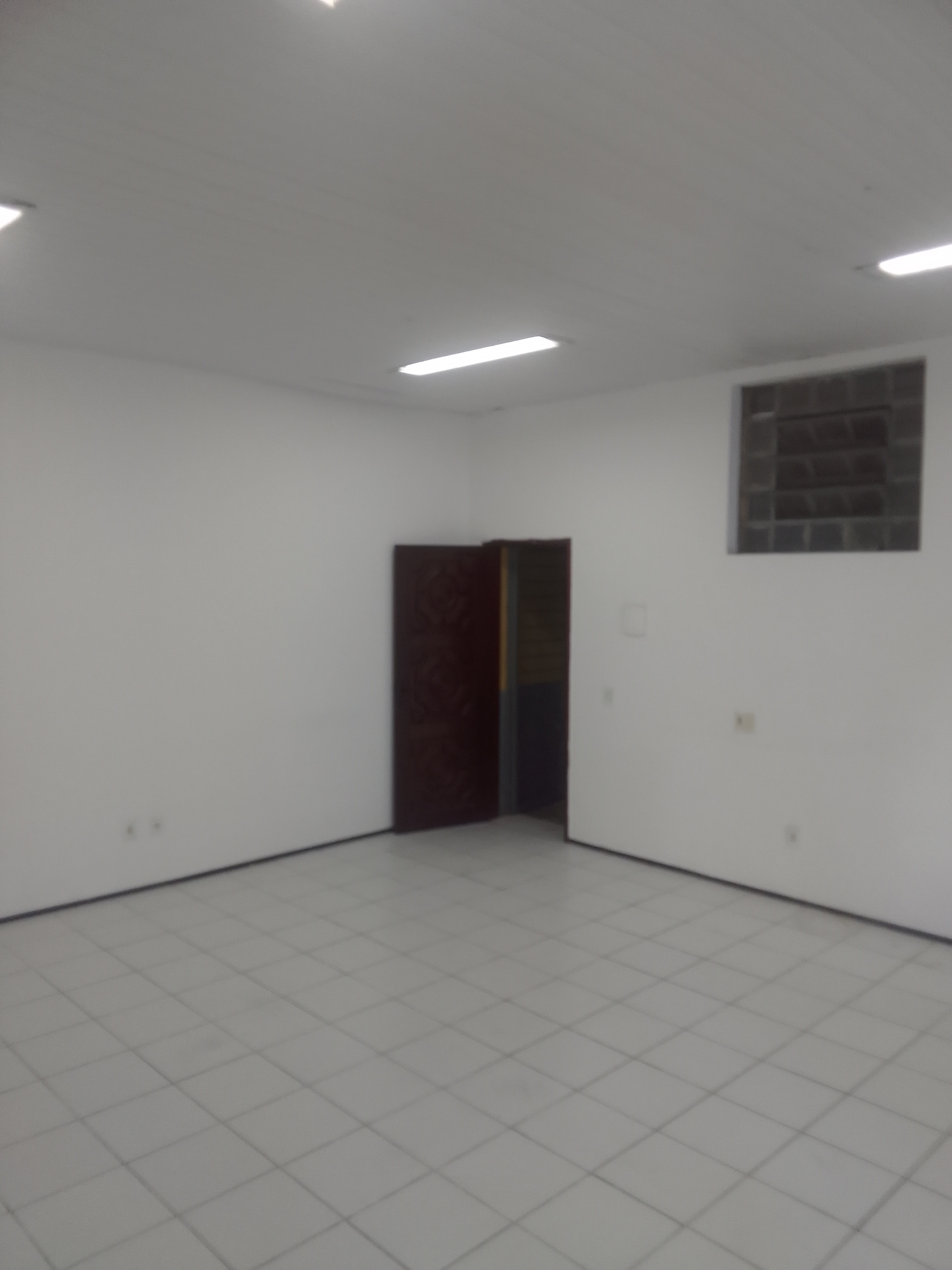 SALA ( &Acirc;NGULO III )