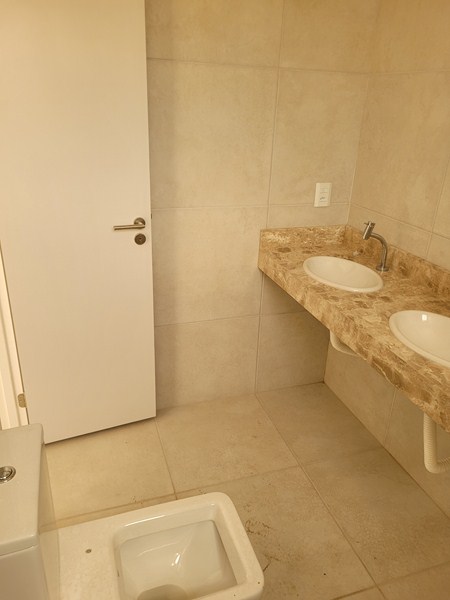 BANHEIRO SUITE 2 (ANGULO II)