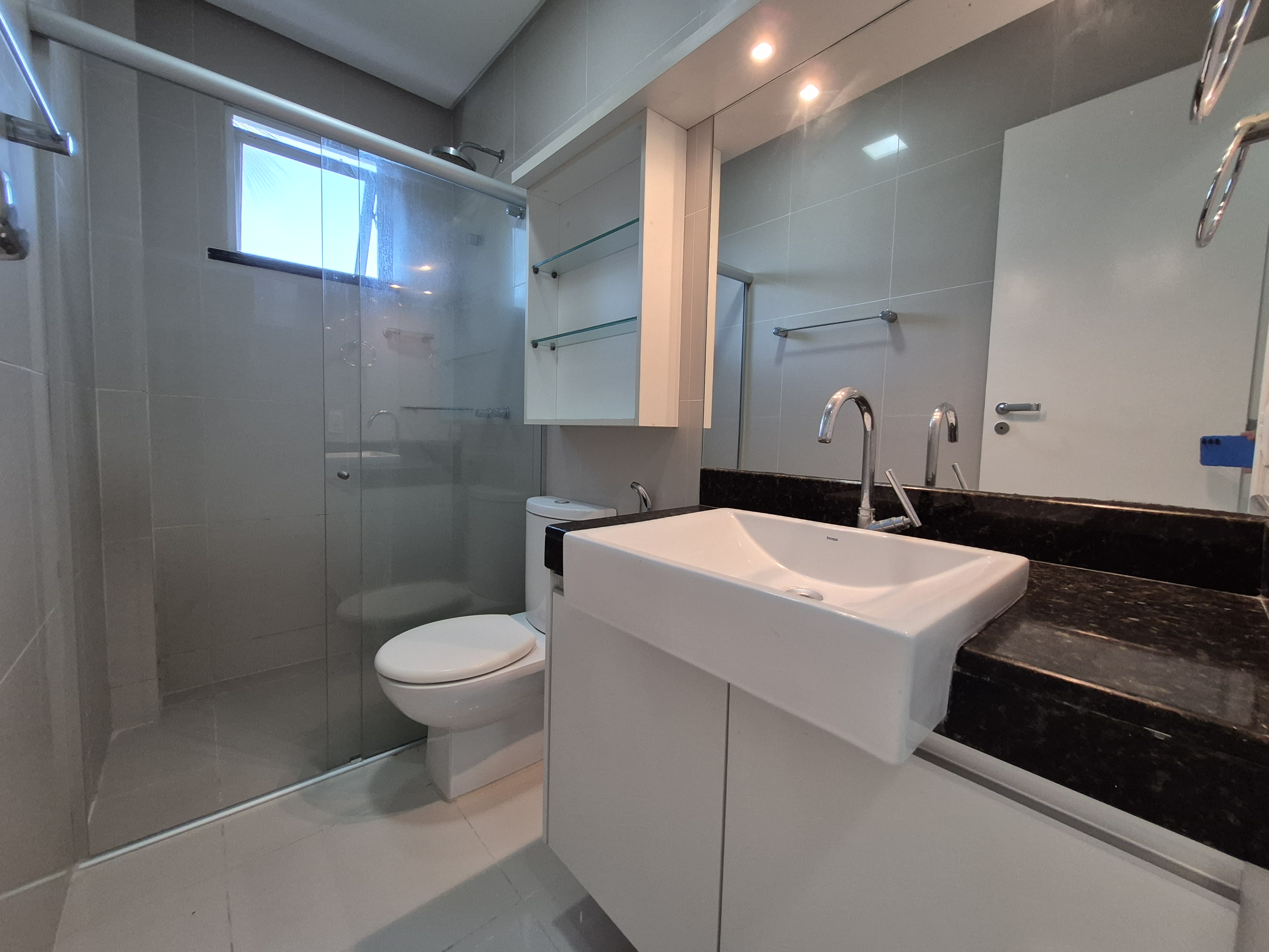 BANHEIRO SU&Iacute;TE