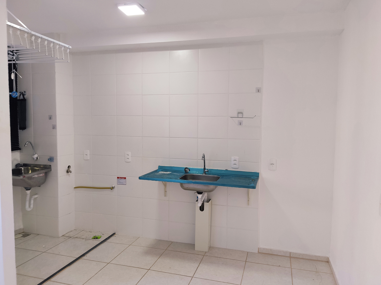 COZINHA / &Aacute;REA DE SERVI&Ccedil;O