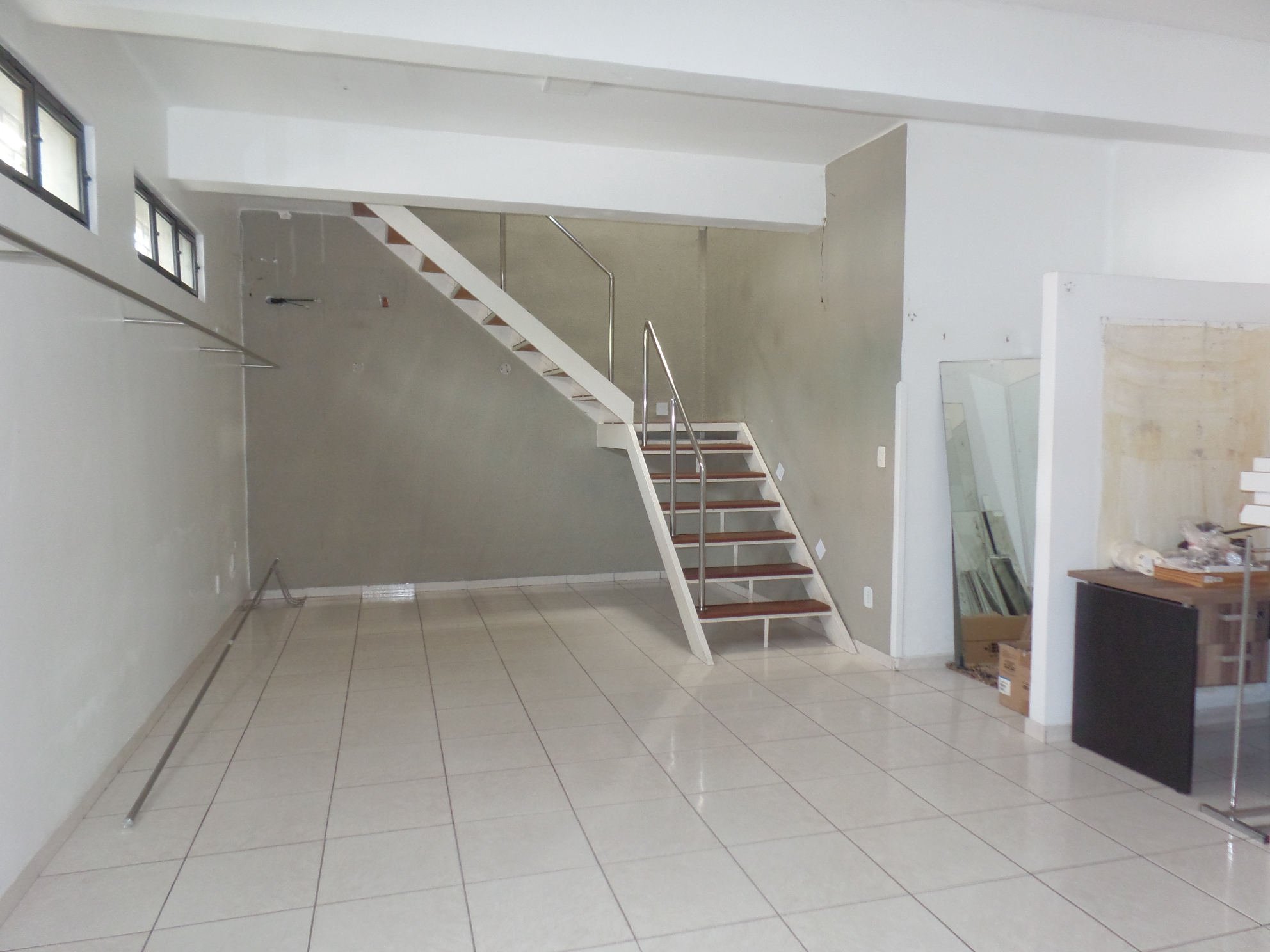 SAL&Atilde;O - LOJA ANGULO III