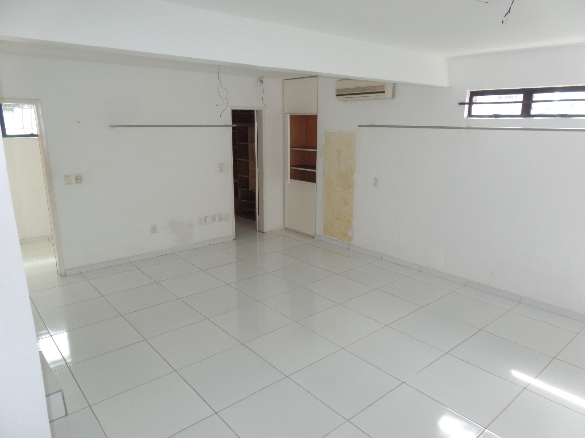 SAL&Atilde;O - LOJA 1&ordm; ANDAR ANGULO III