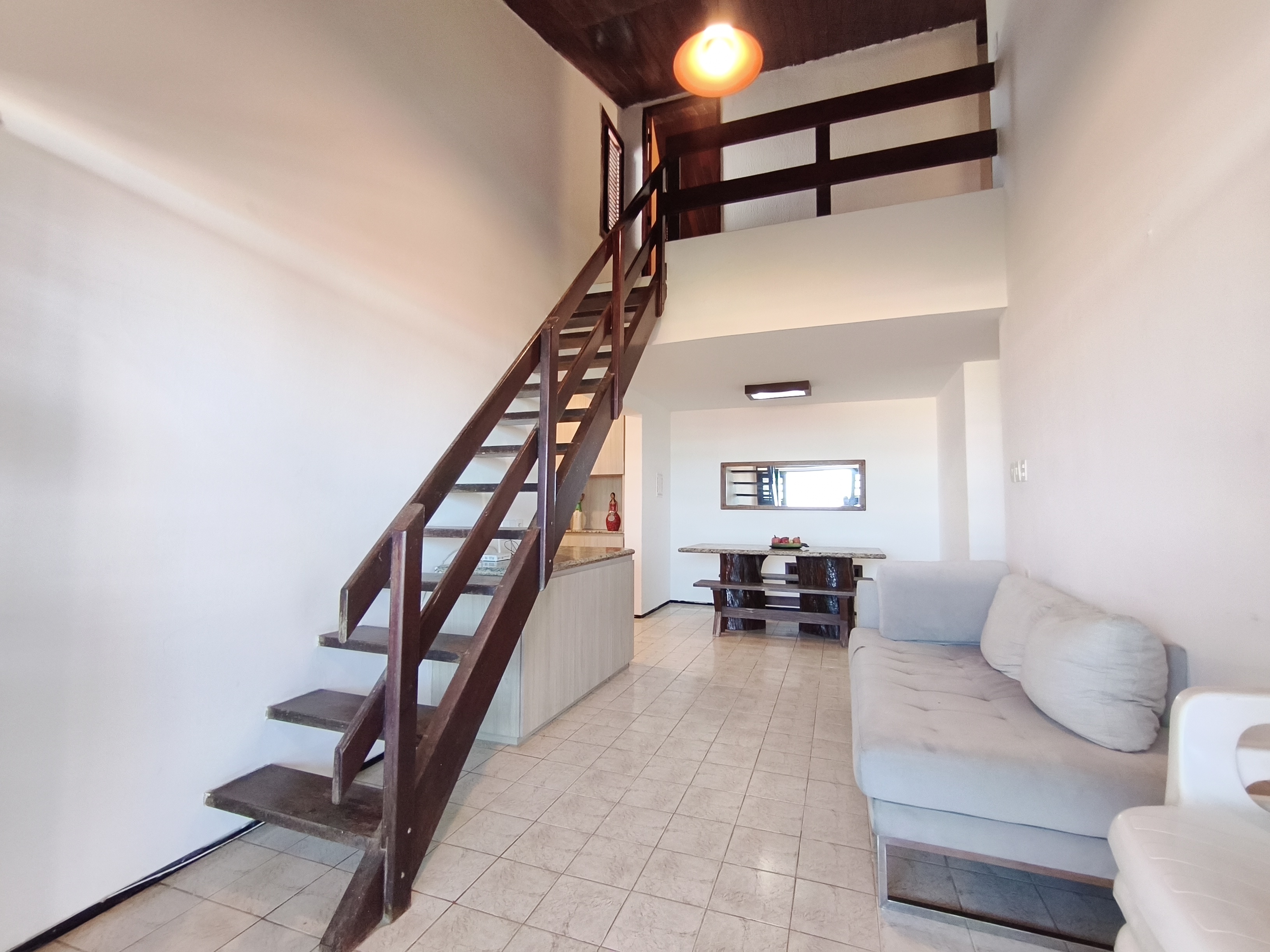 SALA ANGULO VI / ACESSO MEZANINO