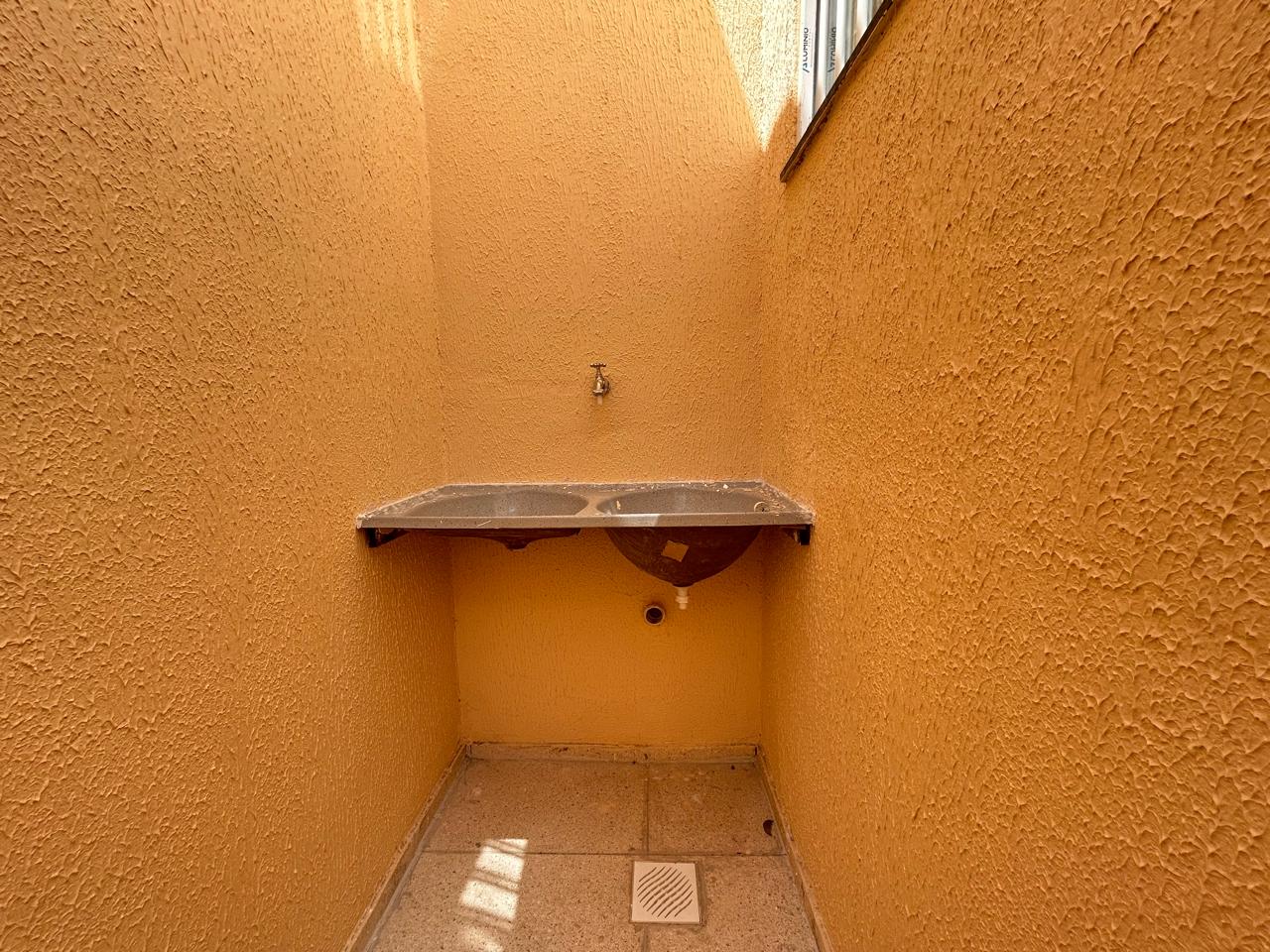 &Aacute;REA DE SERVI&Ccedil;O EXTERNA T&Eacute;RREO