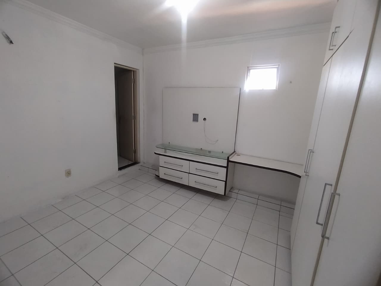 SEGUNDA SU&Iacute;TE